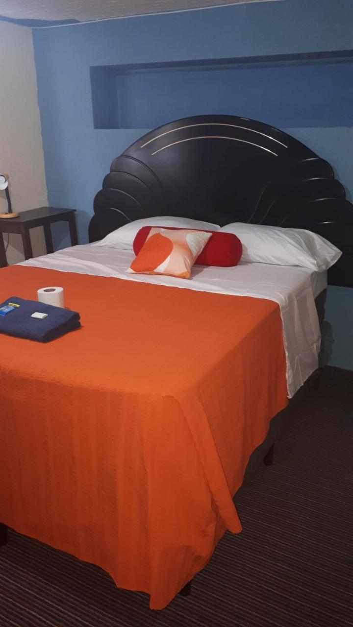 Hotel Kasa Kamelot 2 Quetzaltenango Bagian luar foto