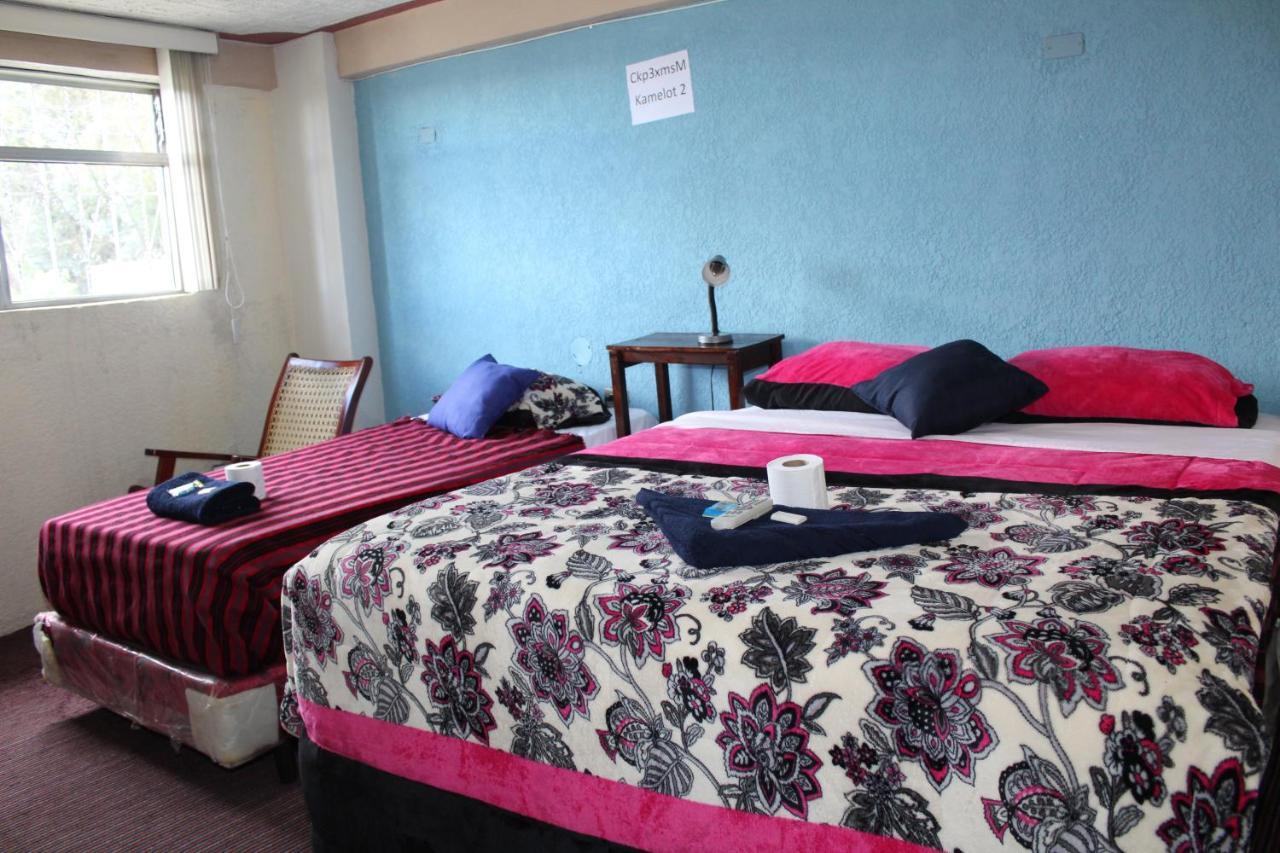Hotel Kasa Kamelot 2 Quetzaltenango Bagian luar foto