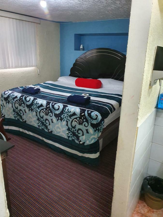 Hotel Kasa Kamelot 2 Quetzaltenango Bagian luar foto