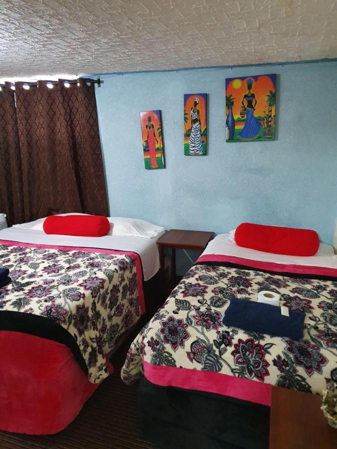 Hotel Kasa Kamelot 2 Quetzaltenango Bagian luar foto