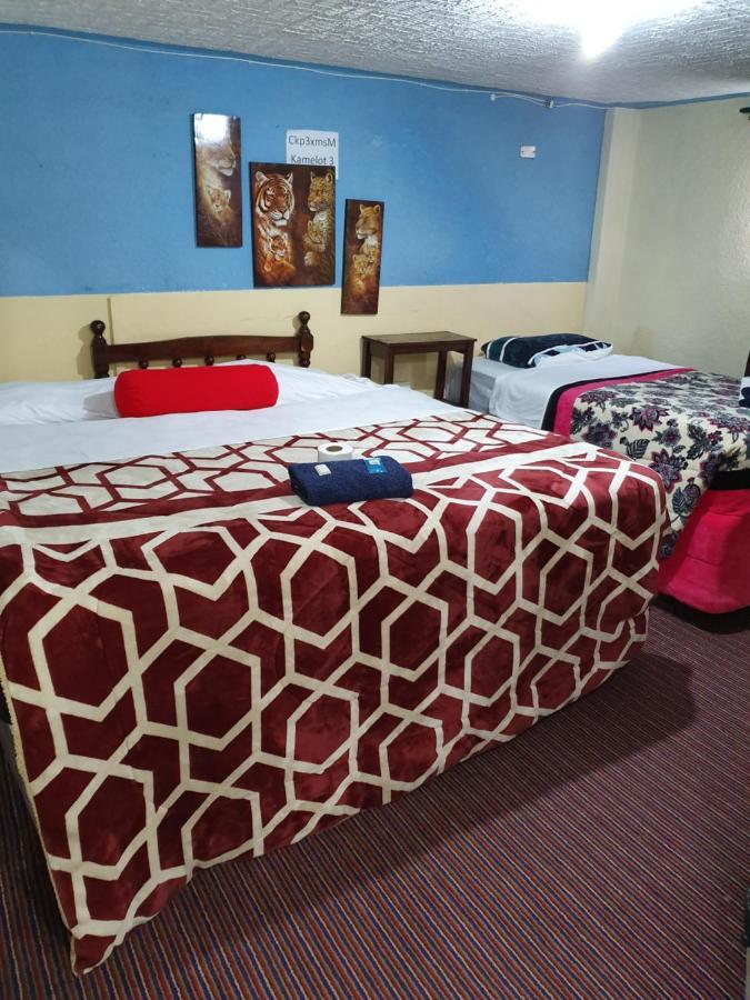 Hotel Kasa Kamelot 2 Quetzaltenango Bagian luar foto