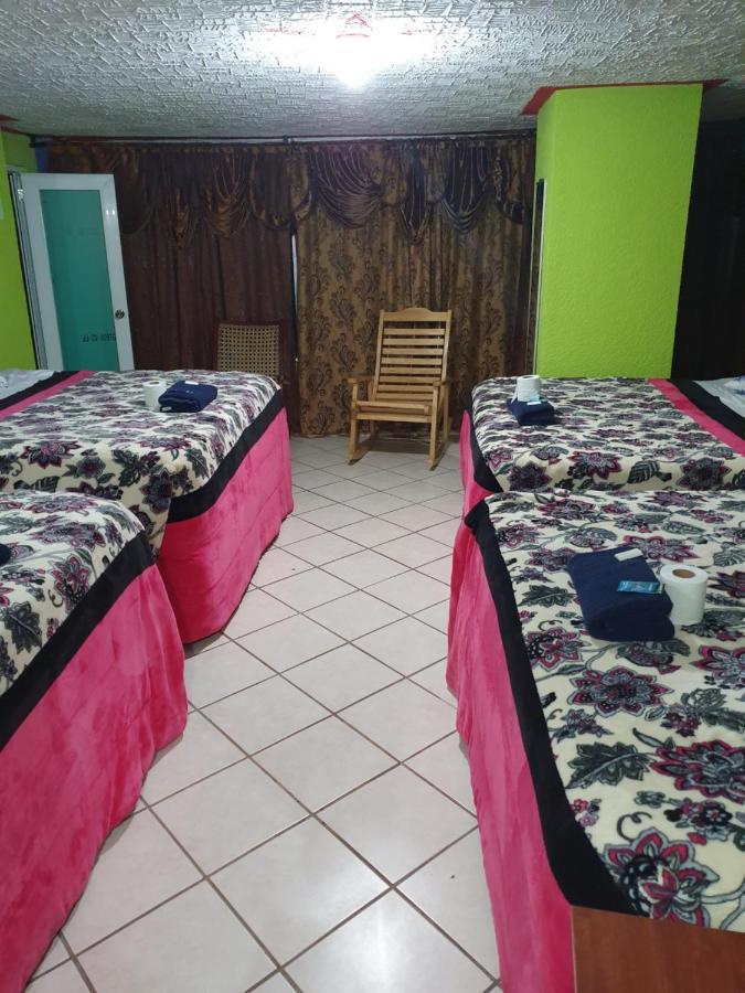 Hotel Kasa Kamelot 2 Quetzaltenango Bagian luar foto